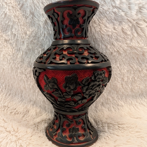Other - Vintage Chinese Cinnabar Lacquer Vase – Hand-Carved Floral Design – Mid-20th Cen